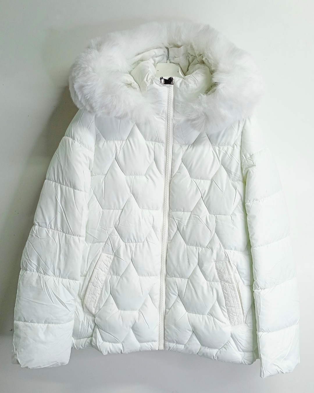 PARKA CON TRAPUNTATA CAPUCCIA